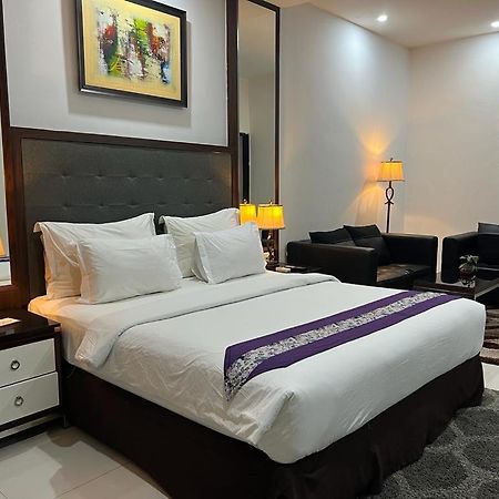 Ayla City Hotel Sorong Exterior foto